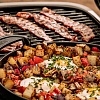 Газовый портативный гриль Weber Traveler черный Газовый портативный гриль Weber Traveler черный