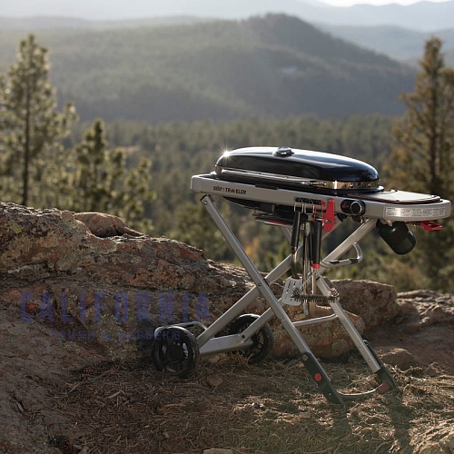 Газовый портативный гриль Weber Traveler черный Газовый портативный гриль Weber Traveler черный