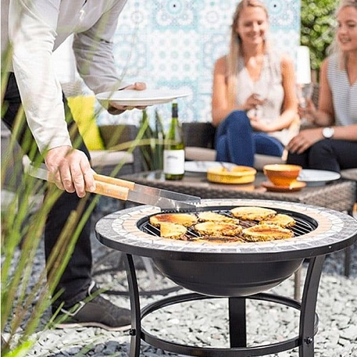 Чаша для костра La Hacienda Mykonos (сталь и керамика; со столом, крышкой и решеткой-гриль) Чаша для костра La Hacienda Mykonos (сталь и керамика; со столом, крышкой и решеткой-гриль)