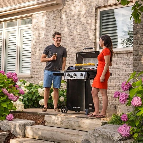 Газовый гриль Broil King Gem 330 черный (с конфоркой) Газовый гриль Broil King Gem 330 черный (с конфоркой)