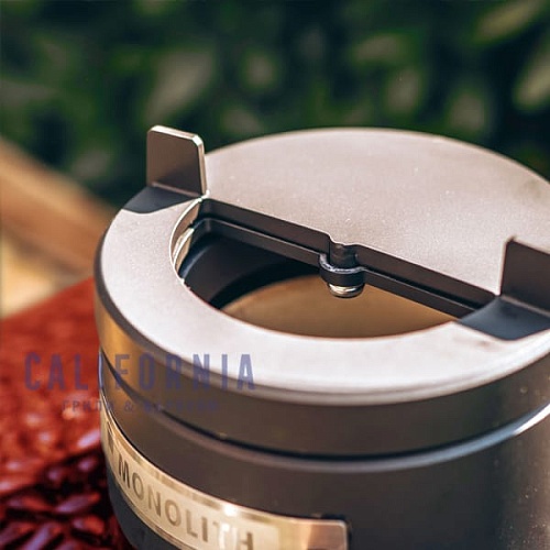 Керамический гриль Monolith Classic PRO-Serie 2.0, красный Керамический гриль Monolith Classic PRO-Serie 2.0, красный